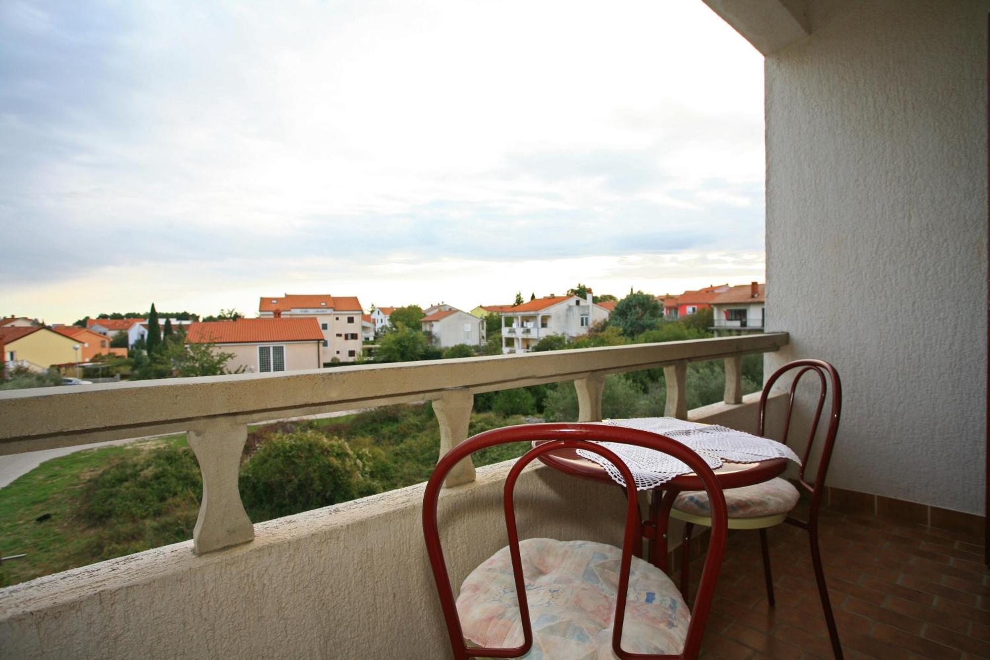 Apartment & Room Dinka, Krk كرك المظهر الخارجي الصورة