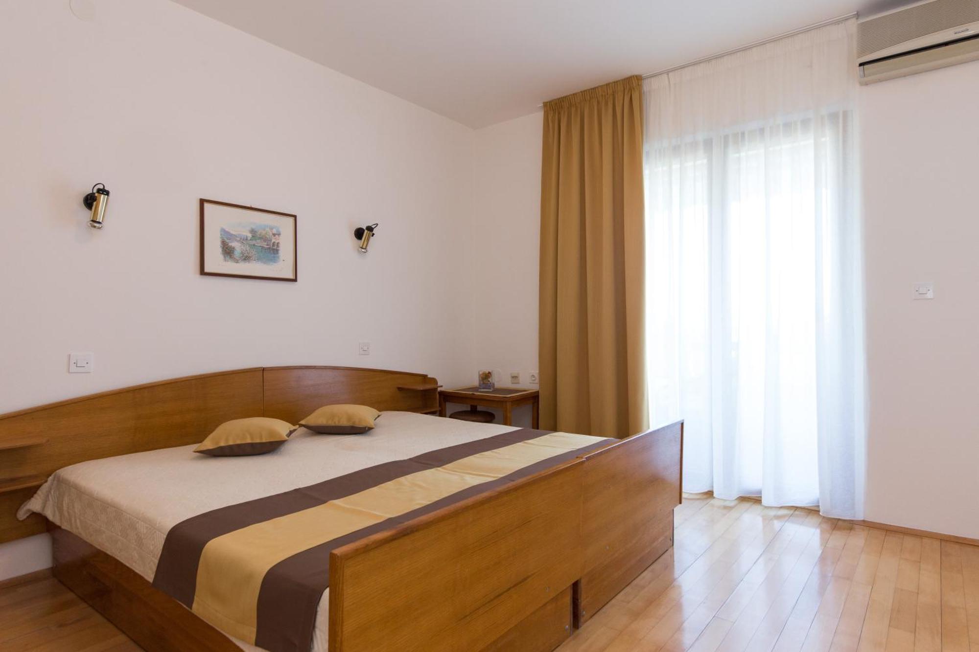 Apartment & Room Dinka, Krk كرك الغرفة الصورة